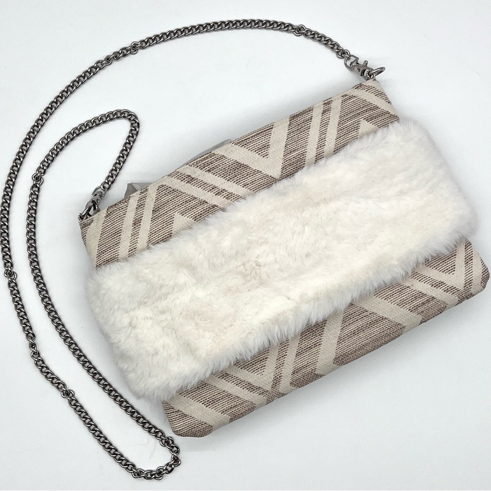America & Beyond Faux Fur Clutch /Crossbody w Chain Strap EUC